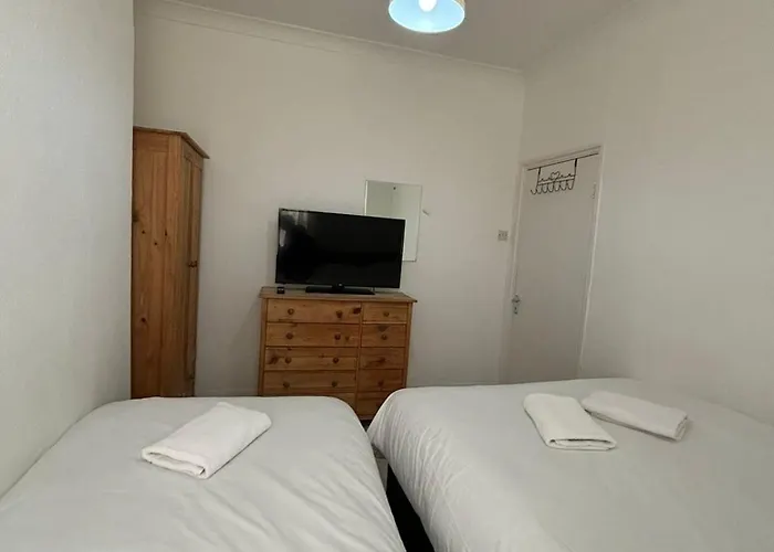 East London 2 Bedroom Flat