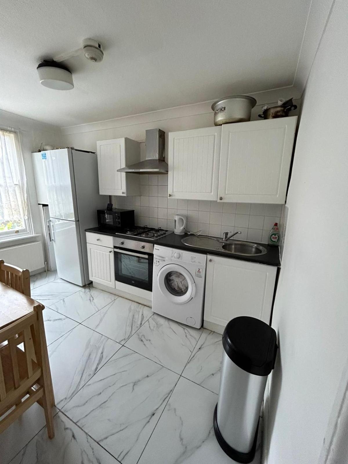East 2 Bedroom Flat * London